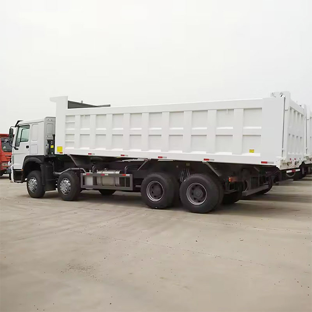Nuevo precio bajo sinotruk Howo LHD/RHD 400HP 8x4 Dumper Truck