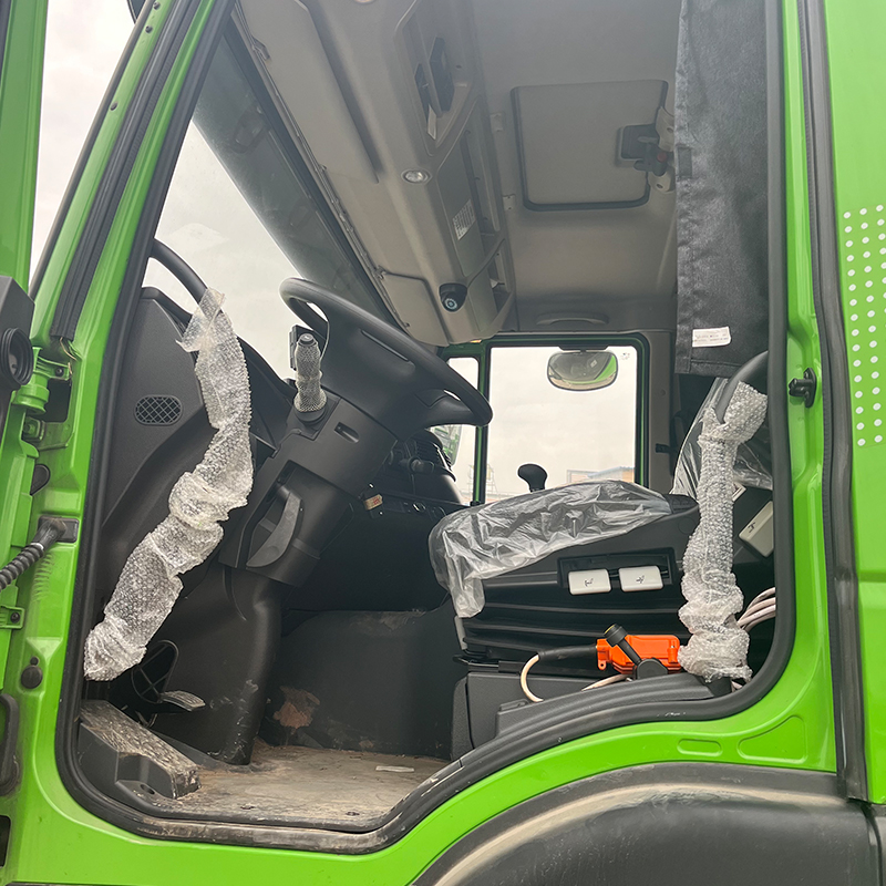 Nuevo camión volcado Shanghai Hongyan 6x4.