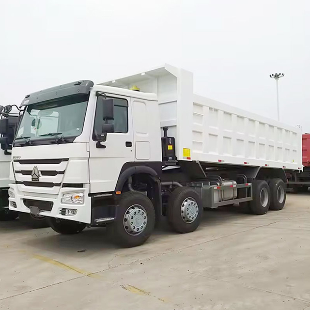 Nuevo precio bajo sinotruk Howo LHD/RHD 400HP 8x4 Dumper Truck